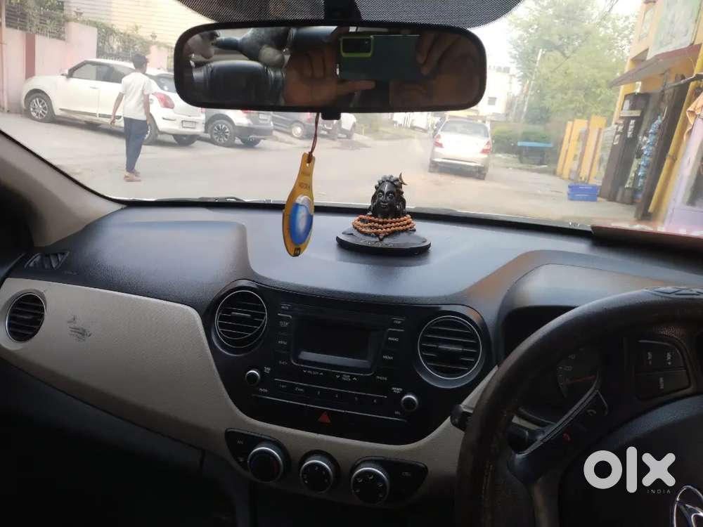 Hyundai Xcent 2018 Petrol 75000 Km Driven Showroom Condition