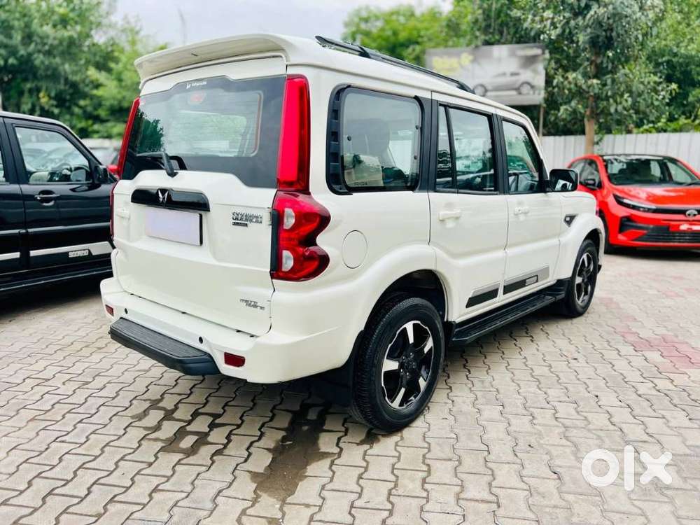 Mahindra Scorpio Classic 2.2 S 11 Mt 7 Str, 2023, Diesel