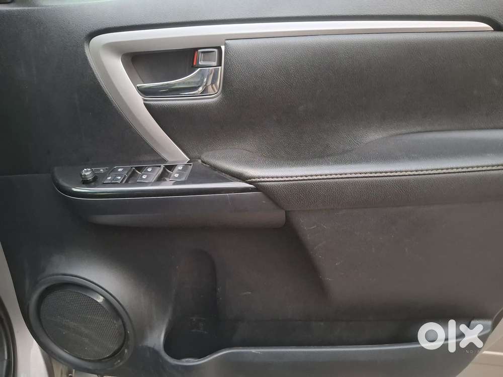 Toyota Fortuner [2021-ongoing] 2.7 2wd Petrol At, 2023, Petrol