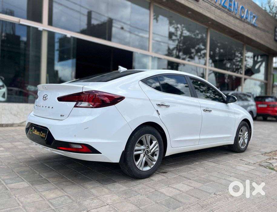 Hyundai Elantra Crdi Leather, 2021, Diesel