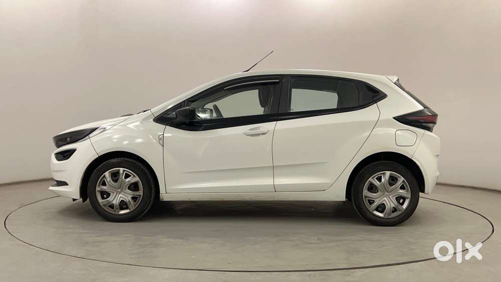 Tata Altroz 1.2 Xm Plus, 2022, Petrol