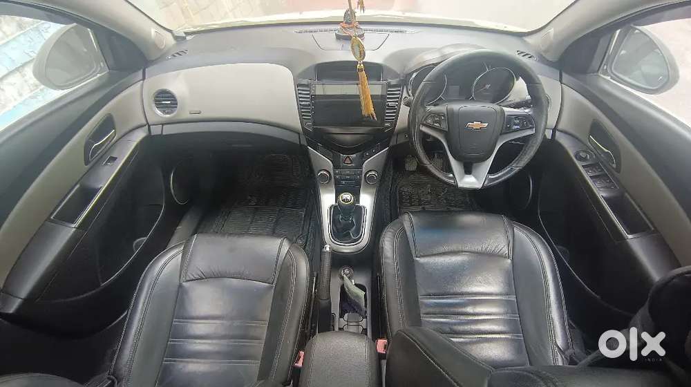 Chevrolet Cruiz Ltz 2013 
Sunroof 
Rc Insurance Ok
Good Conditions