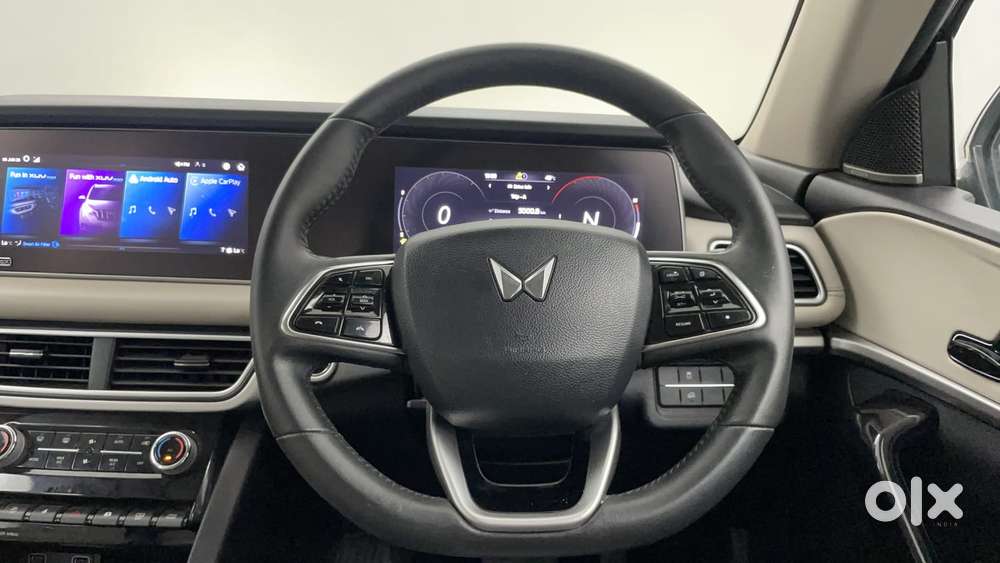 Mahindra Xuv700 2.2 Ax 7 Diesel At Luxury Pack Str, 2022, Diesel
