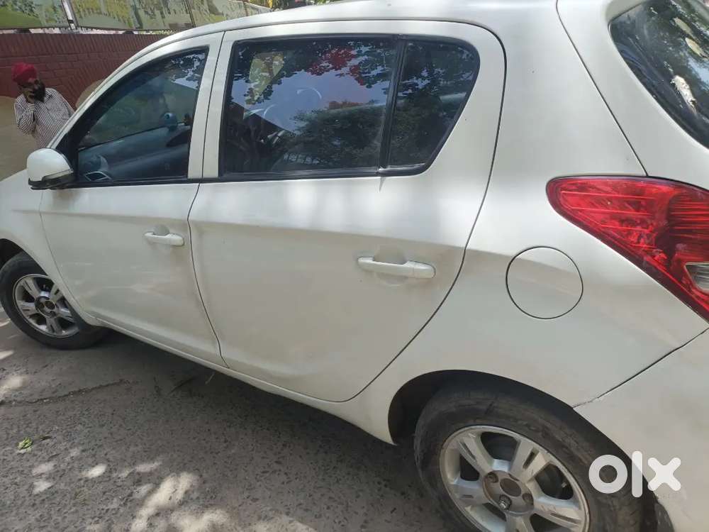 Hyundai I20 2012 Cng & Hybrids 70000 Km Driven