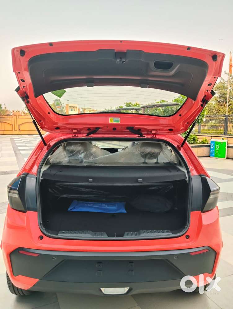 Tata Altroz Creative S, 2025, Cng & Hybrids