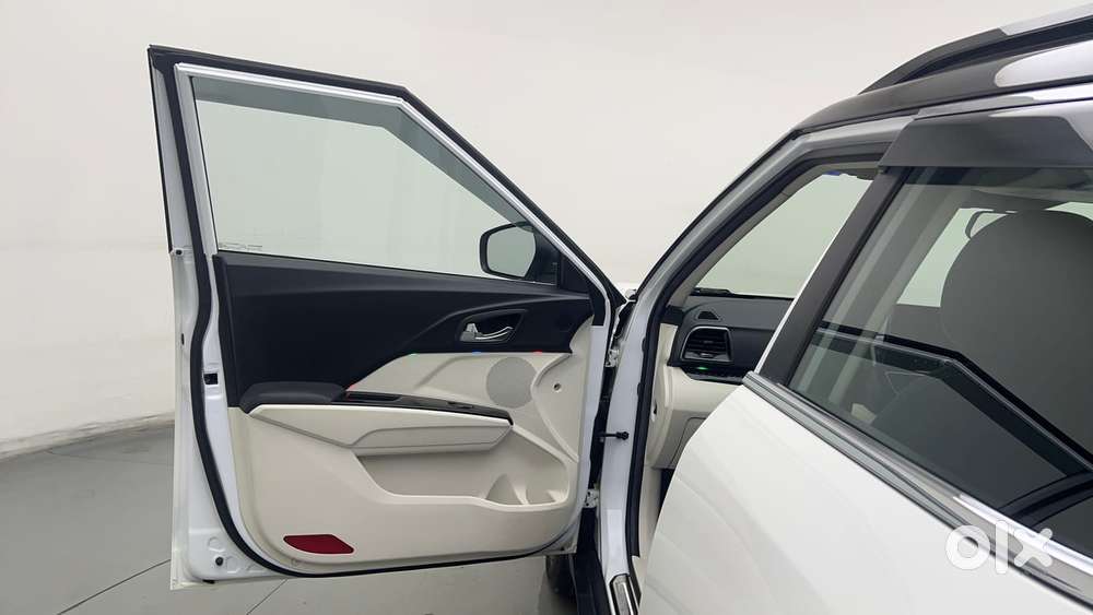 Mahindra Xuv 3xo Ax5l 1.2 Petrol At, 2024, Petrol
