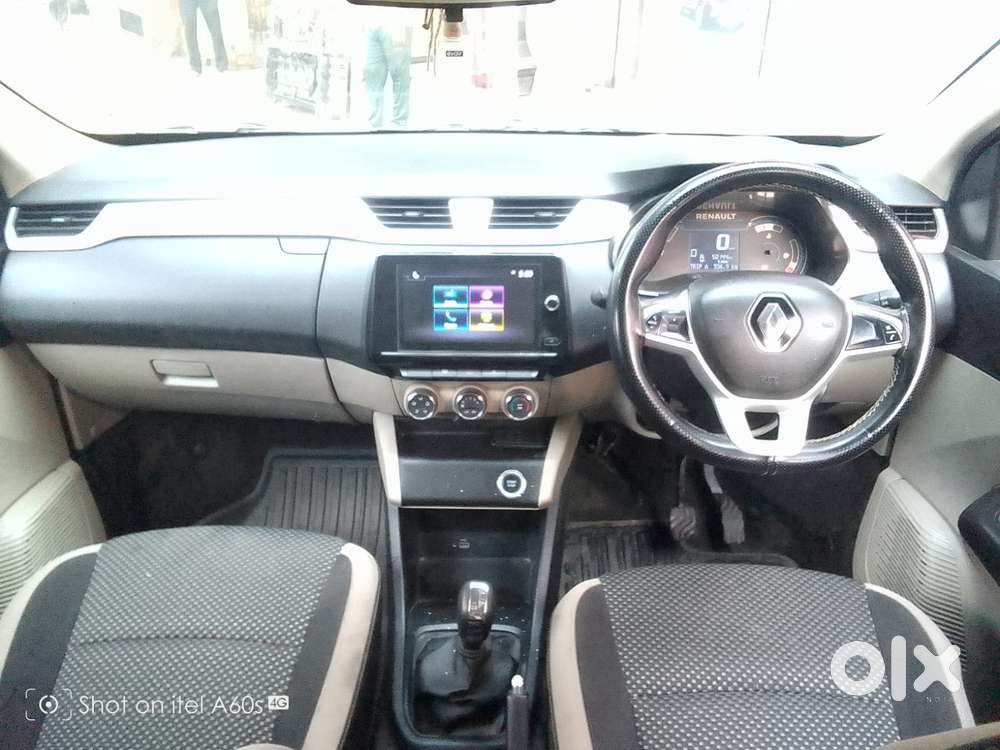 Renault Triber Rxz, 2022, Petrol