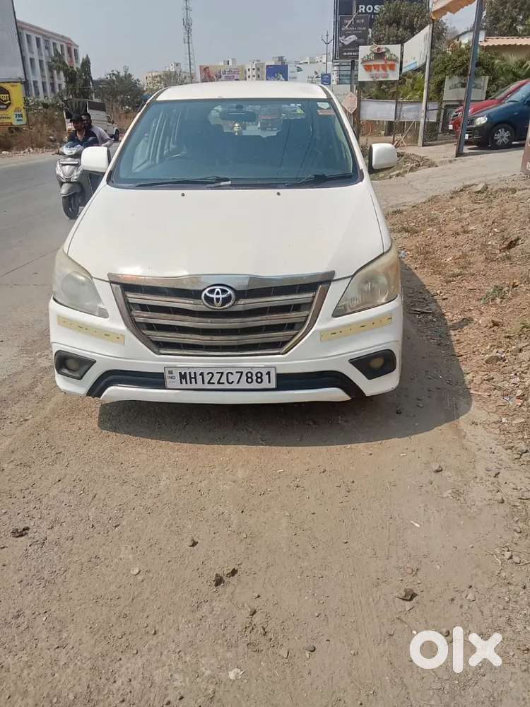 Innova 2.5 G 8 Str