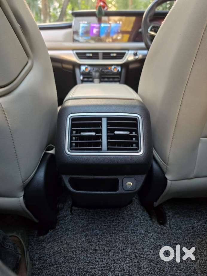 Mahindra Xuv700 2.2 Ax 7 Diesel At Luxury Pack Str, 2023, Diesel