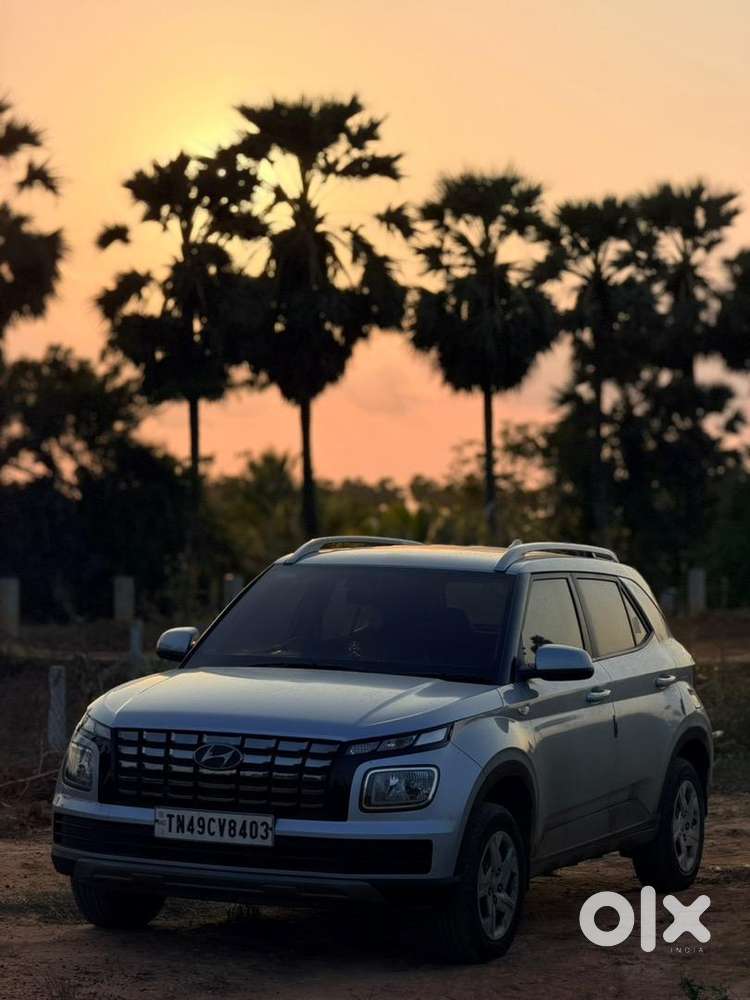 Hyundai Venue 2022 Petrol Well Maintained