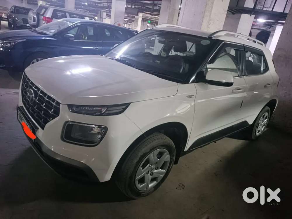 Hyundai Venue Petrol/cng 2020 Model 67000km - 27km/kg Mileage