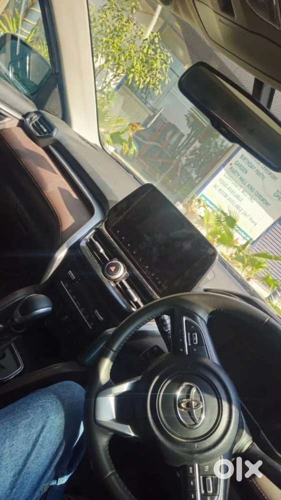 Toyota Urban Cruiser Hyryder 2024 Top Model