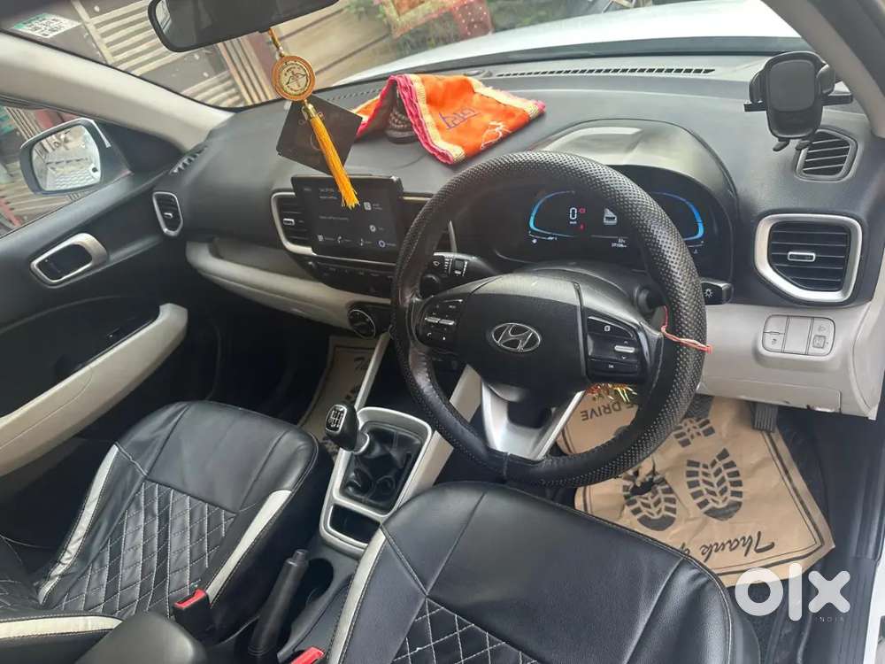 Hyundai Venue 2023 Diesel Well Maintained