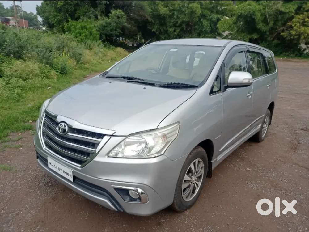 Toyota Innova 2015 Diesel 255000 Km Driven