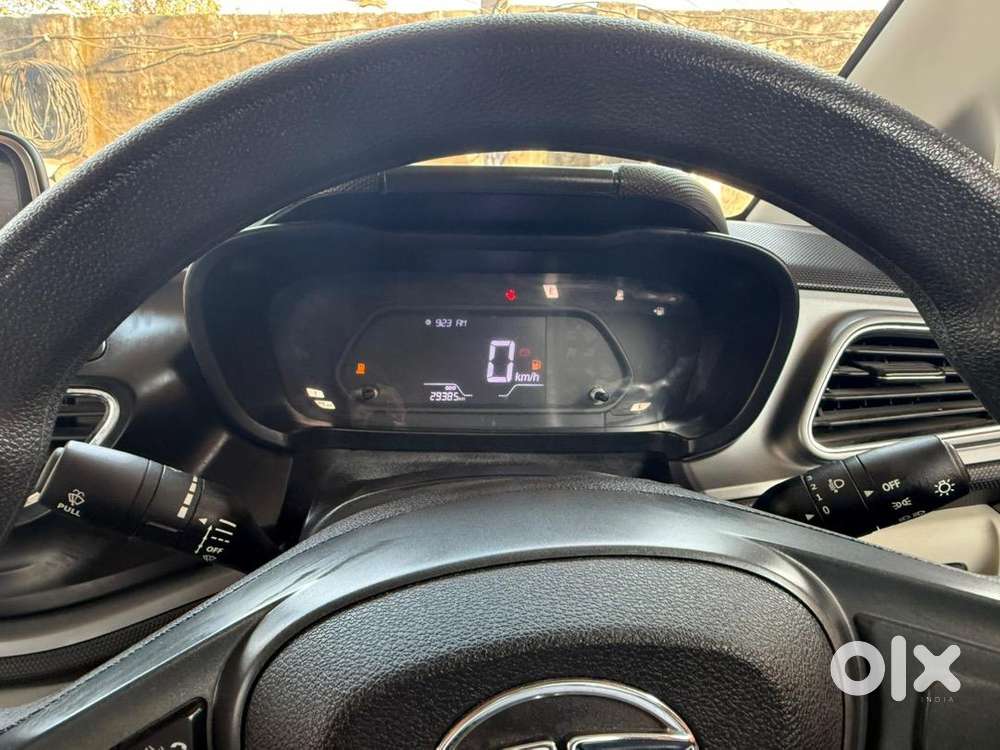 Tata Altroz 2023 Cng & Hybrids 29800 Km Driven