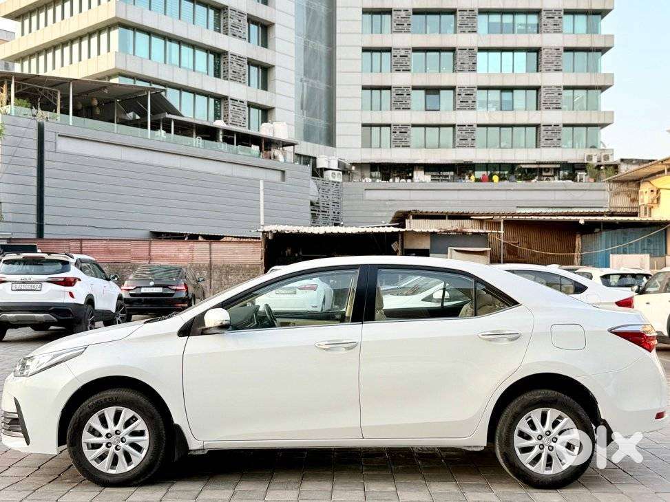 Toyota Corolla Altis [2014-2017] 1.8 G Cvt, 2017, Petrol