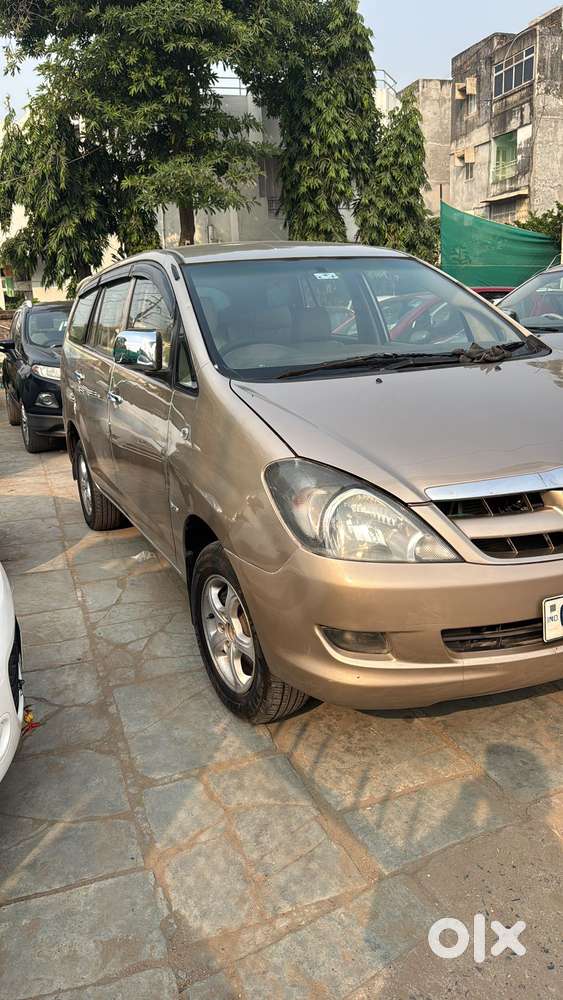 Toyota Innova 2004-2011 2.5 G4 Diesel 8-seater, 2006, Diesel