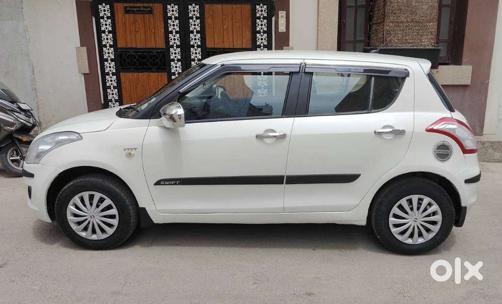 Maruti Suzuki Swift Lxi Optional-o, 2011, Petrol