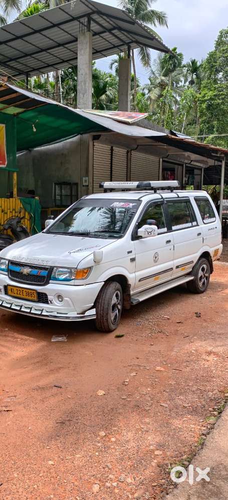 Chevrolet Tavera Neo 2013