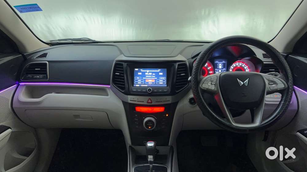 Mahindra Xuv300 1.2 W8 (o) Amt Petrol, 2022, Petrol