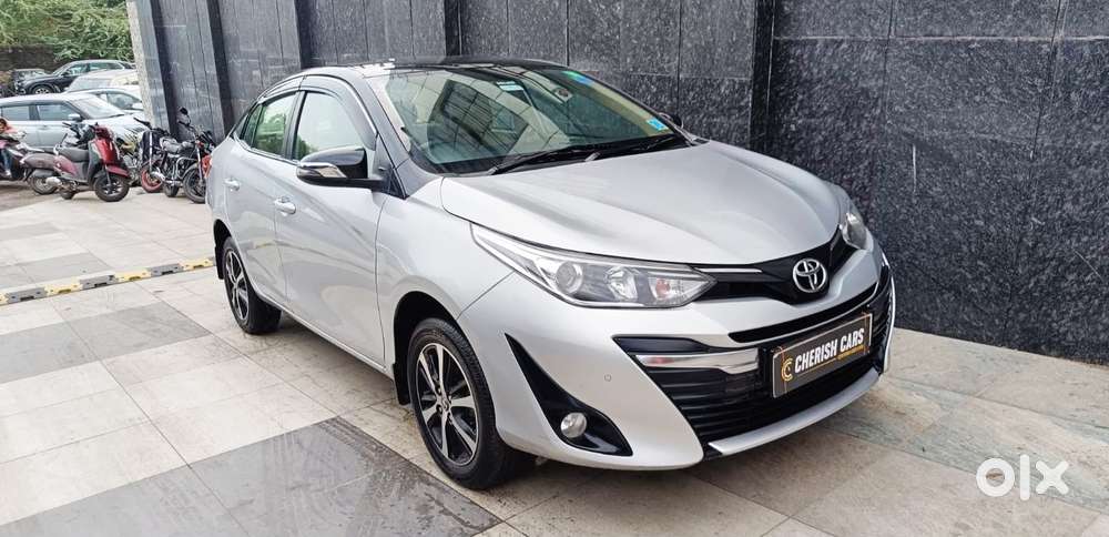 Toyota Yaris V Cvt, 2020, Petrol