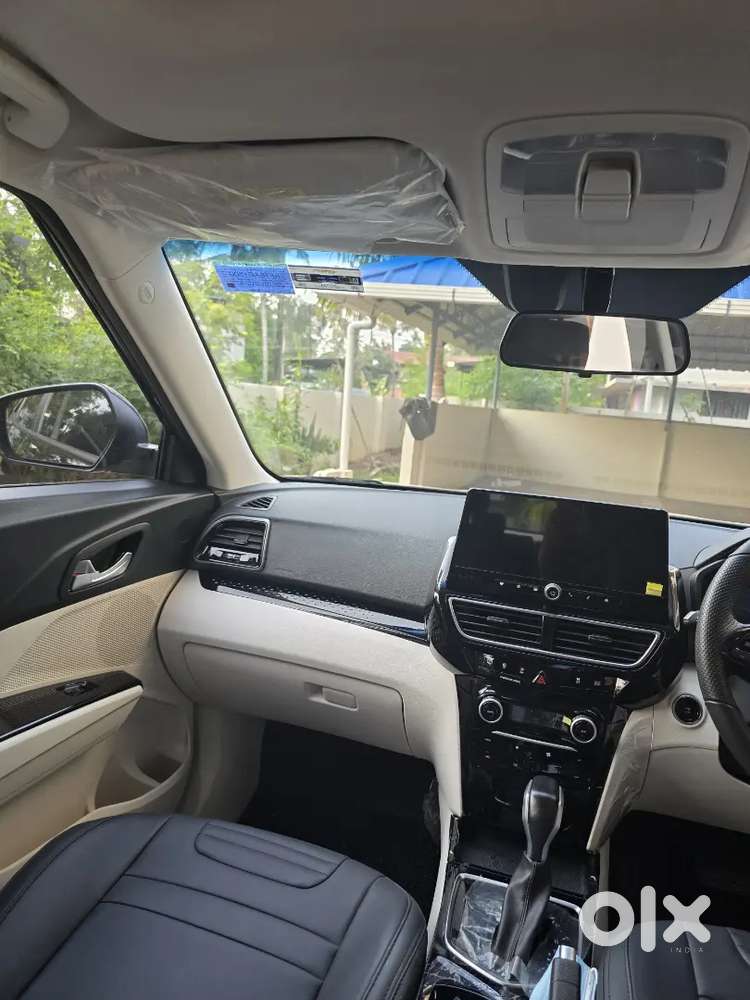 Mahindra Xuv 3x0 Ax5 At
