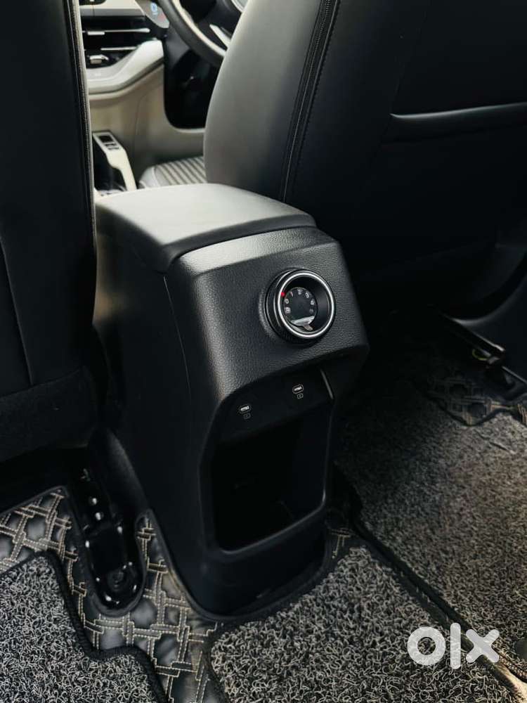 Kia Carens 1.4 Prestige Plus Turbo Dct 7 Str, 2024, Petrol