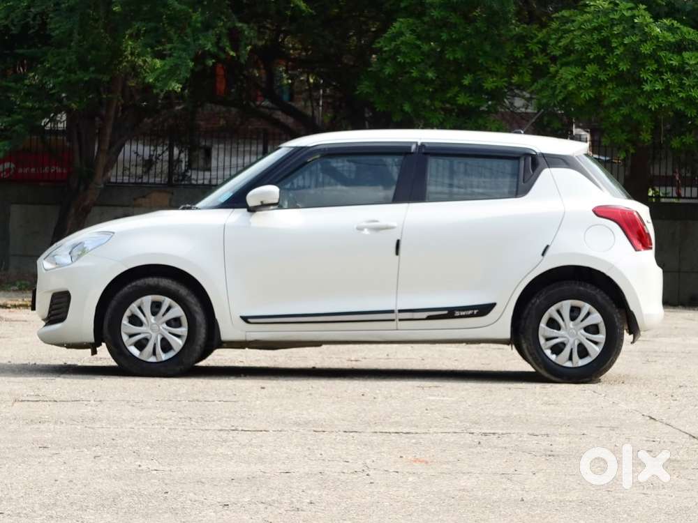Maruti Suzuki Swift Vxi + Manual, 2022, Petrol