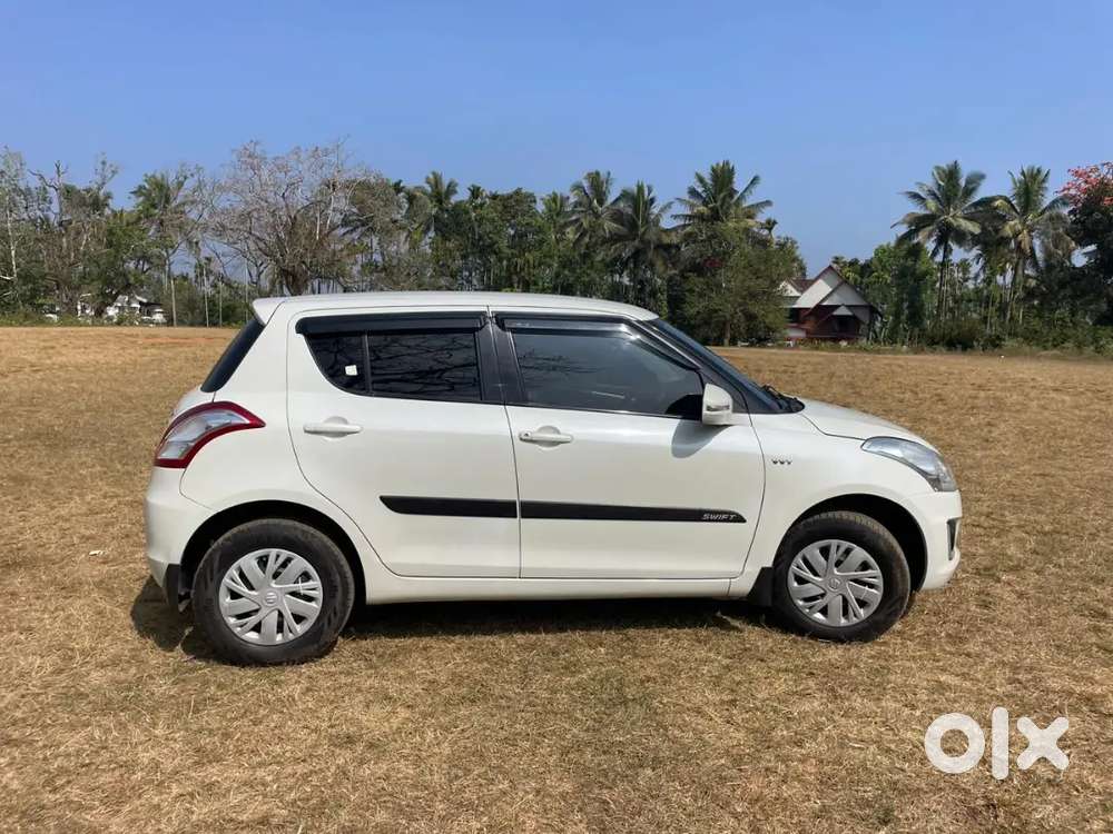 Swift Vxi White