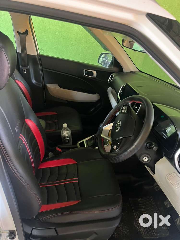Hyundai Venue Petrol 2025