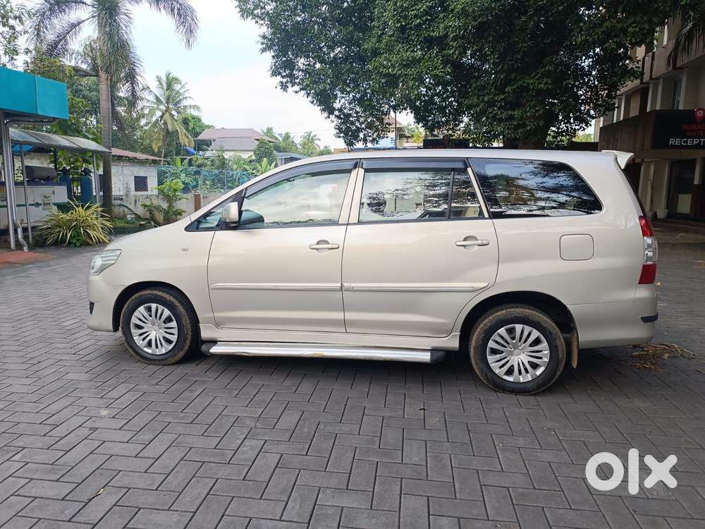 Toyota Innova 2.5 G (diesel) 8 Seater, 2012, Diesel