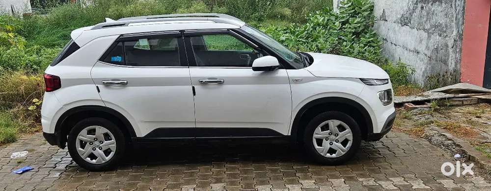 Hyundai Venue 2021 Petrol 62358 Km Driven
