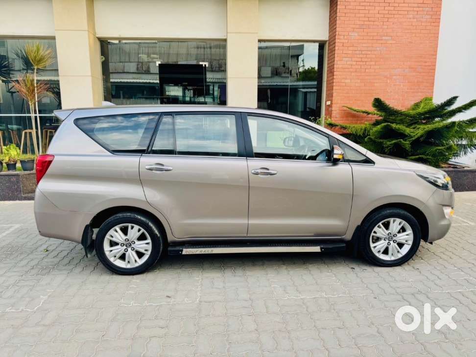 Toyota Innova Crysta 2.8z Automatic, 2016, Diesel