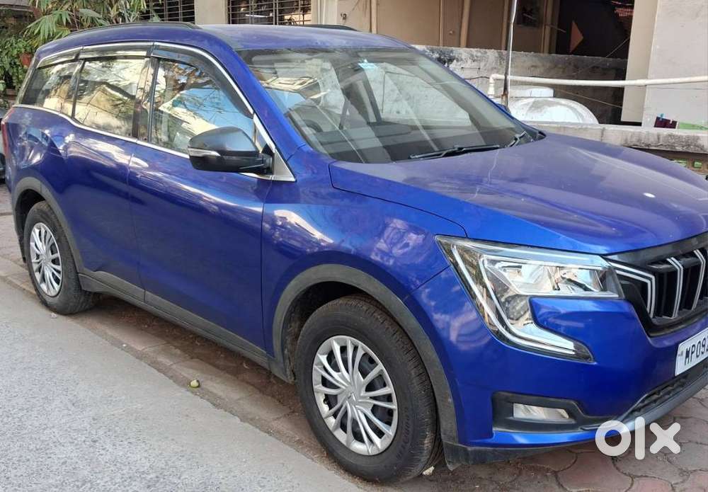 Mahindra Xuv700 2.0 Ax 3 Petrol At 5 Str, 2023, Petrol