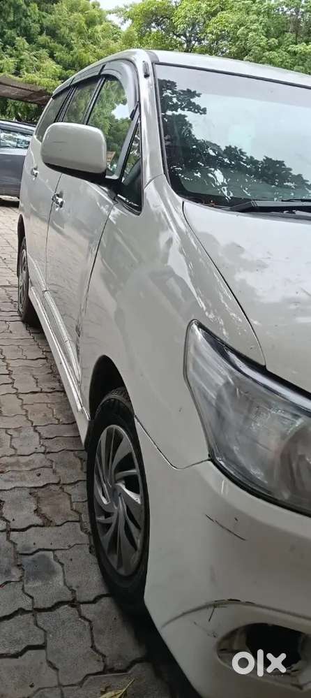 Toyota Innova 2014