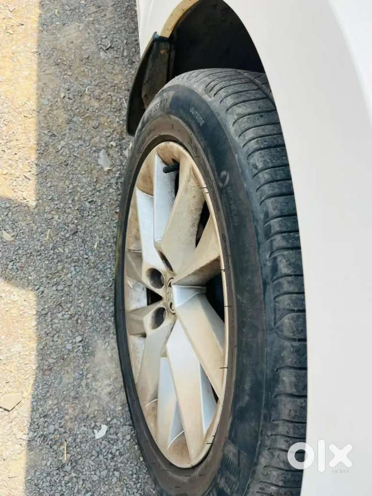 Skoda Superb 2018 Petrol 64292 Km Driven