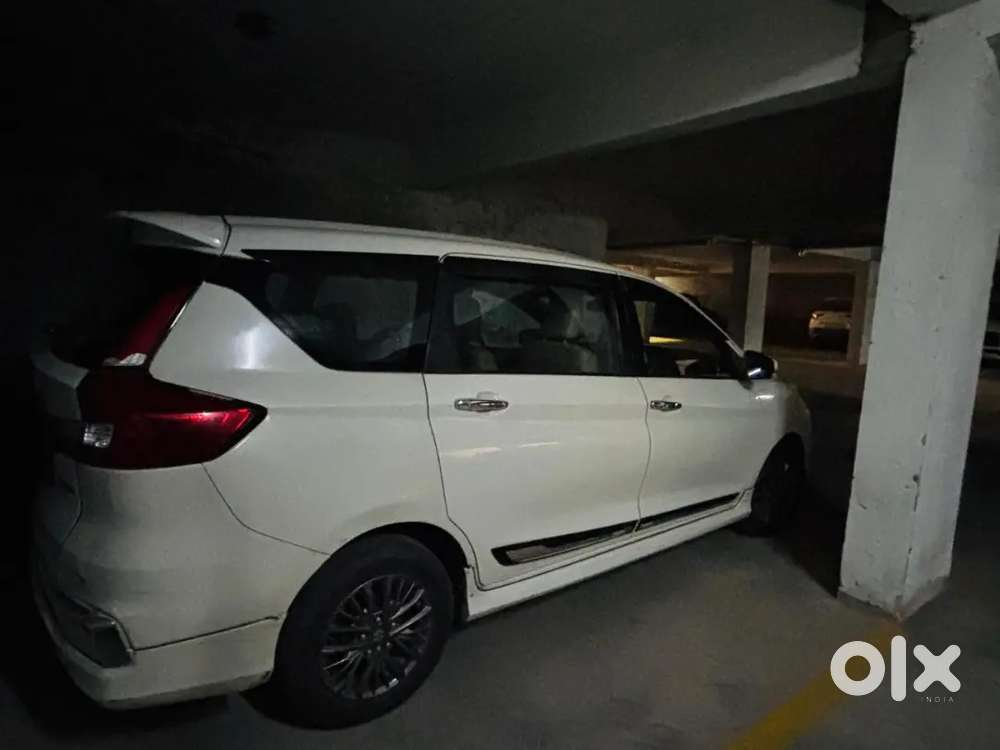 Maruti Ertiga Zxi+ 1.5l Smart Hybrid Petrol  Luxury 7 Seater Mpv