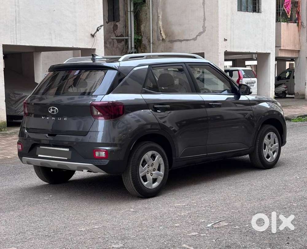 Hyundai Venue 1.2 S (o), 2021, Petrol
