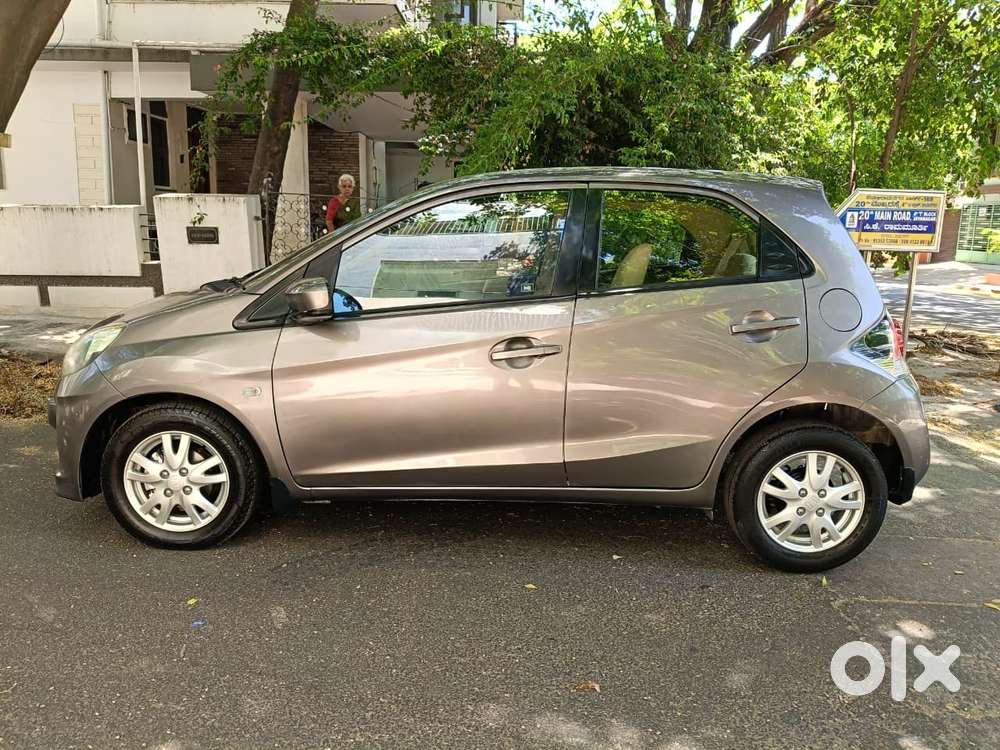 Honda Brio V Mt, 2012, Petrol