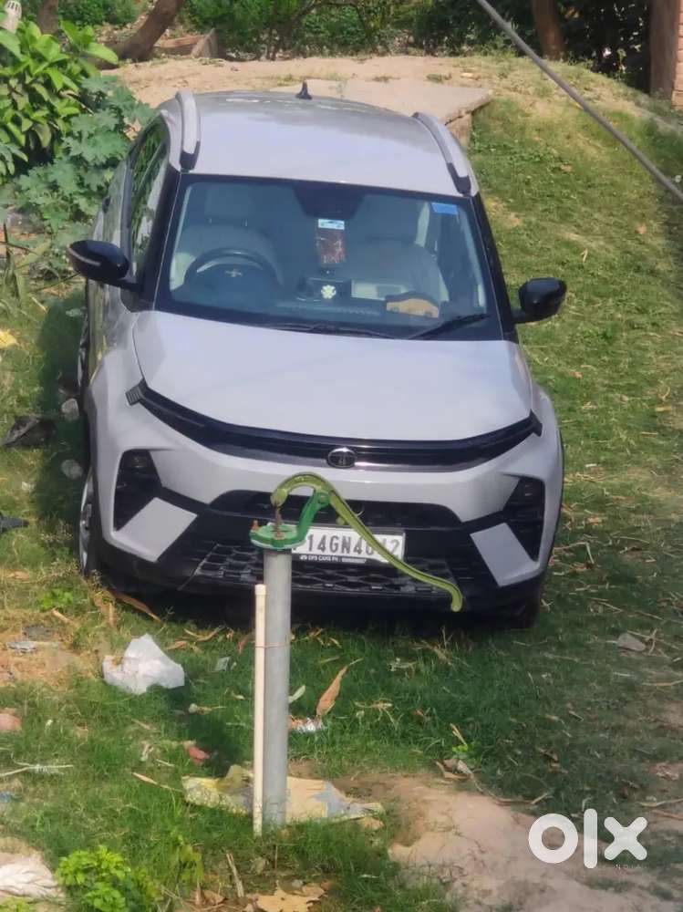 Fully Condition Car Grey In Colour