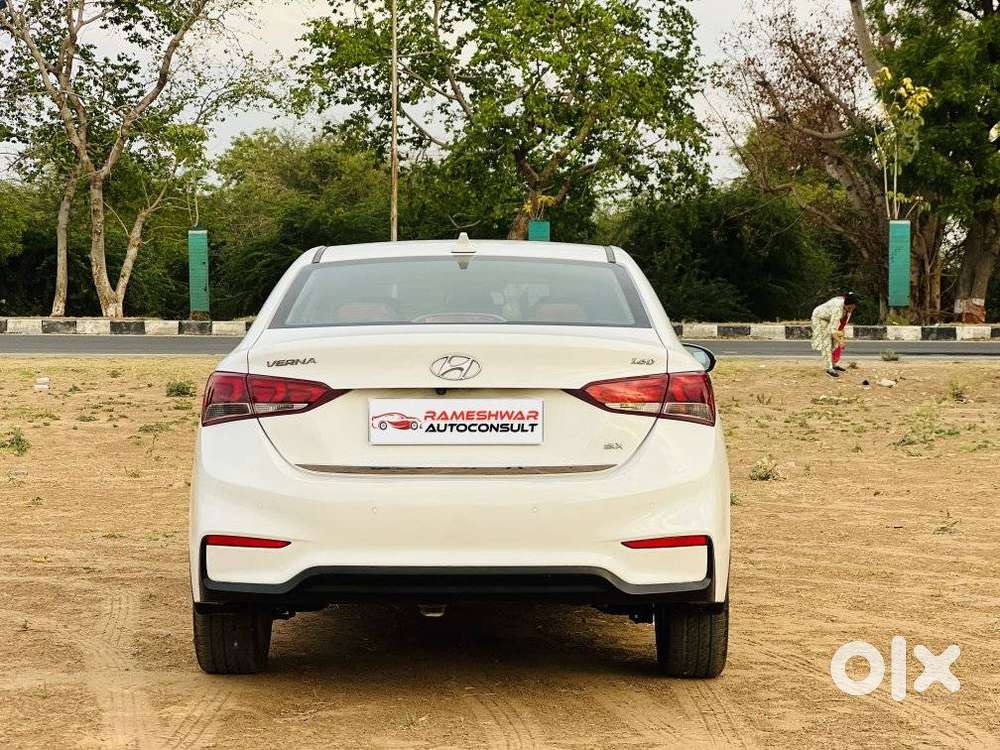 Hyundai Verna 1.6 Sx (o) Crdi, 2018