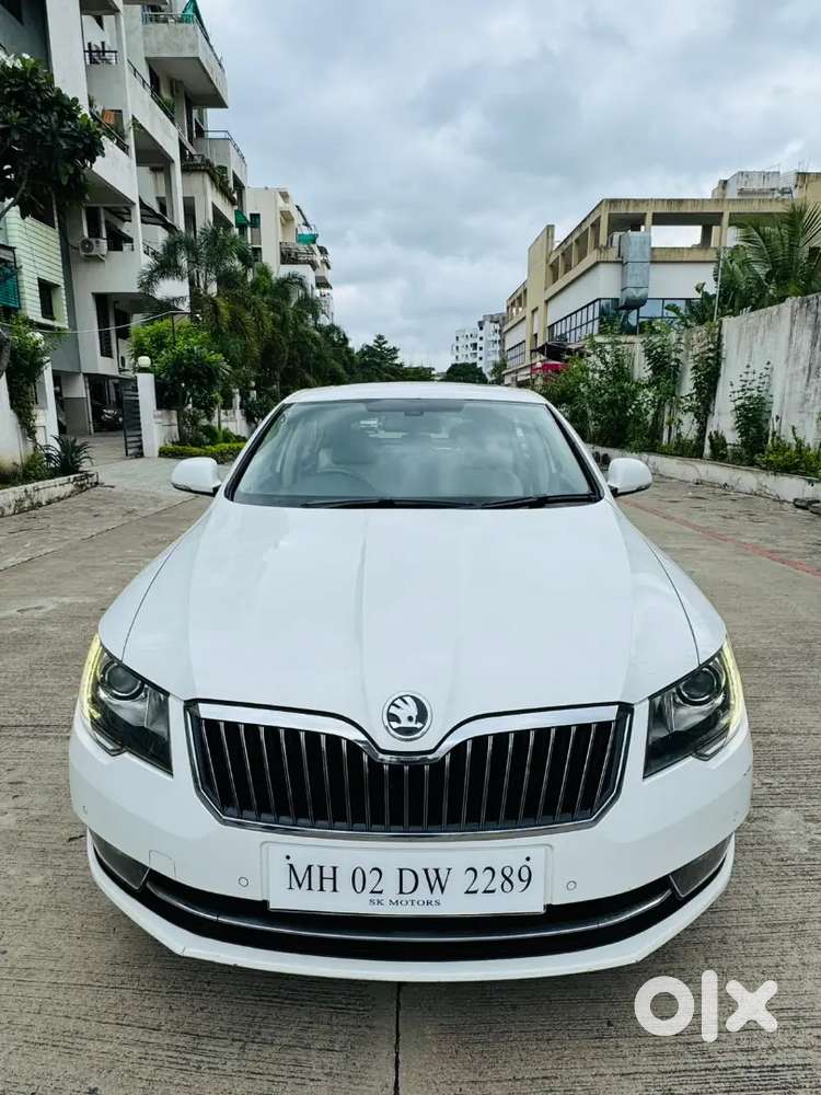 Skoda Superb 2015 Petrol 81000 Km Driven