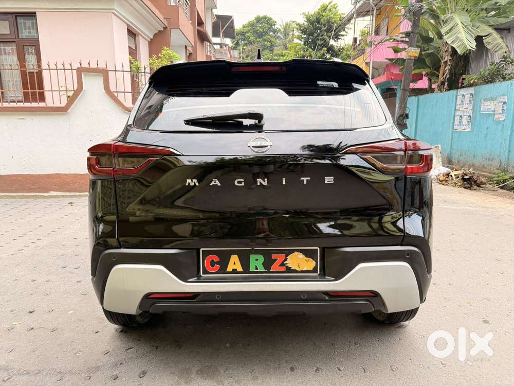 Nissan Magnite 1.0 Xv Premium, 2023, Petrol