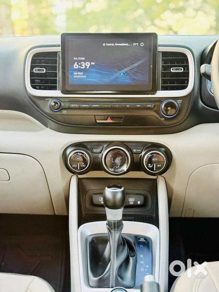 Hyundai Venue 1.0 Sx (o) Turbo Dct, 2023, Petrol