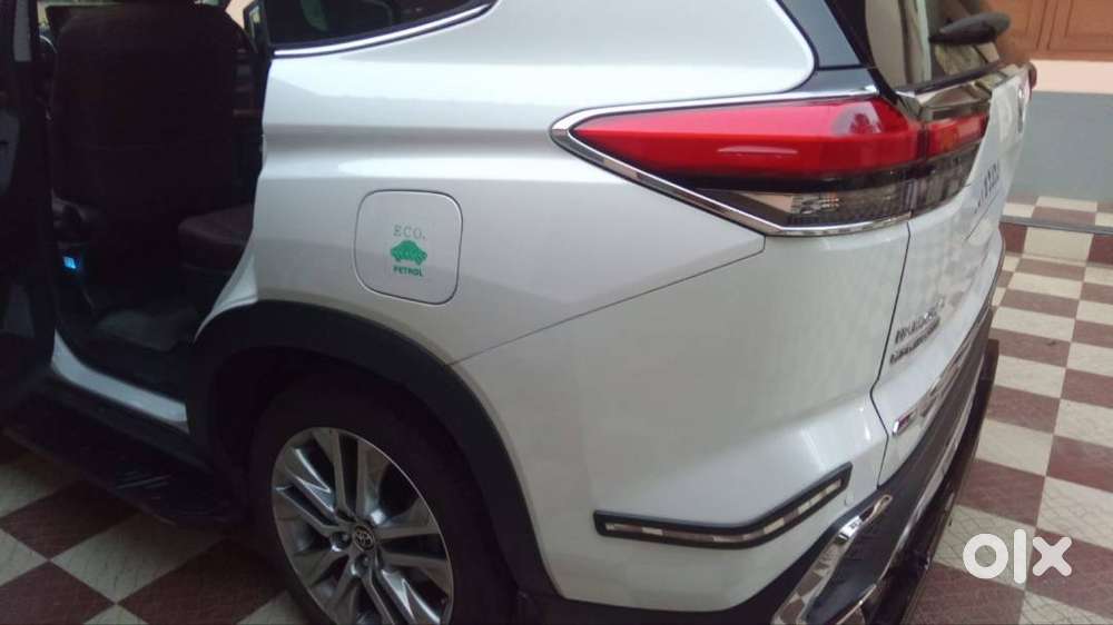 Innova Hycross Hybrid 7 Seater 3
