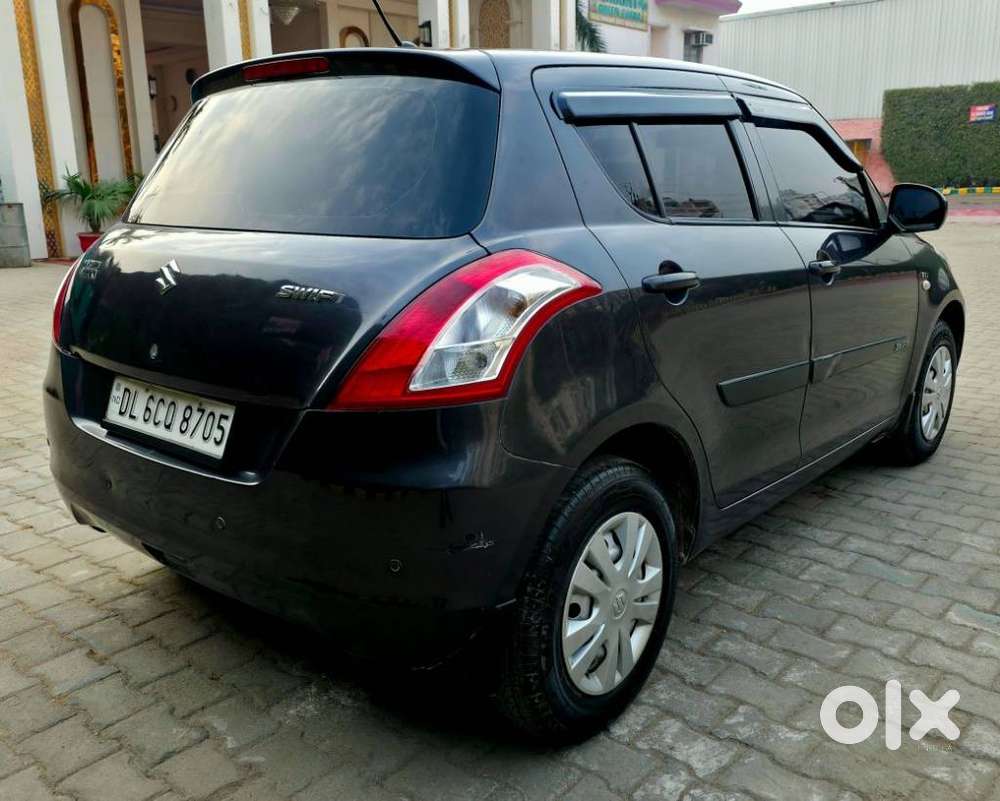 Maruti Suzuki Swift Lxi Option, 2017, Petrol