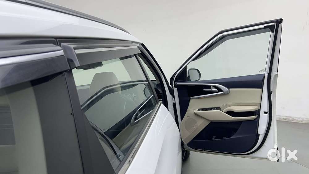 Kia Carens 1.4 Luxury Plus Dct 7 Str, 2022, Petrol