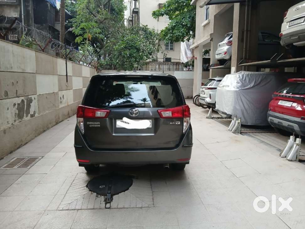 Toyota Innova Crysta 2.4 V 8 Str, 2017, Diesel