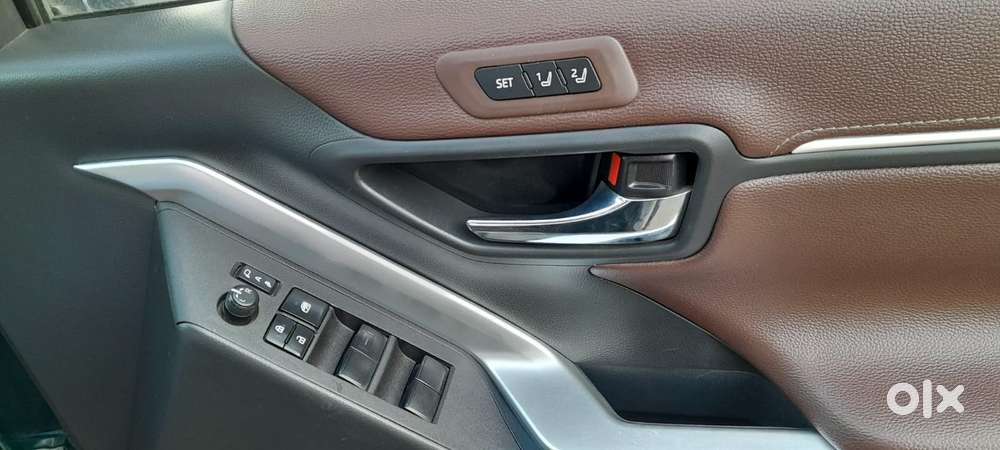 Toyota Innova Hycross 2.0 Zx (o) Hybrid 7 Str, 2024, Petrol