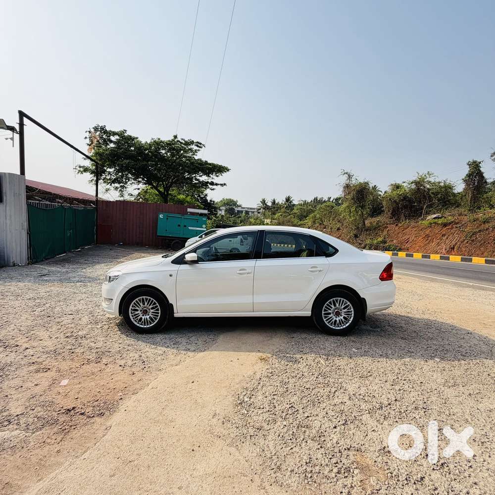 Skoda Rapid 1.6 Mpi Ambition, 2012, Petrol